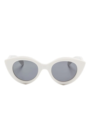 azzedine alaïa cat-eye sunglasses - White