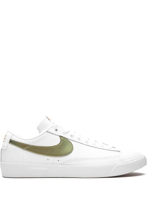 Nike Blazer Low Premium 'White/Metallic Gold' sneakers