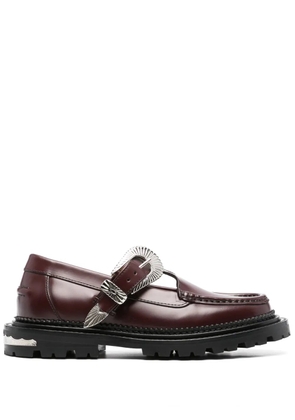 Toga Pulla side-buckle 40mm leather loafers - Red
