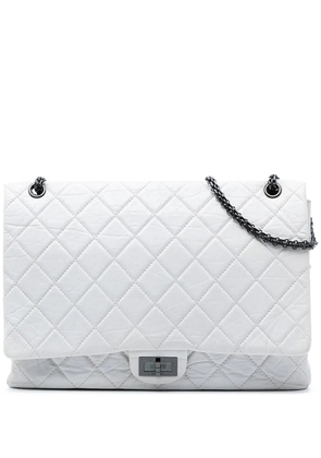 CHANEL Pre-Owned 2008-2009 Maxi Quilted Aged Calfskin Reissue 2.55 Single Flap shoulder bag - White