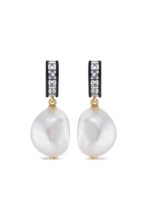 V JEWELLERY Blythe pearl earrings - White