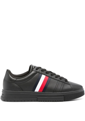Tommy Hilfiger stripe-detail lace-up sneakers - Black