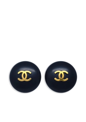 CHANEL Pre-Owned 1995 CC button clip-on earrings - Black