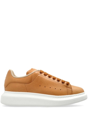 Alexander McQueen Oversized sneakers - Brown
