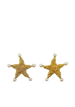 CHANEL Pre-Owned 1993 star clip-on earrings - Gold