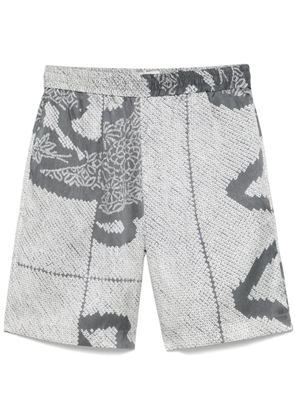 Feng Chen Wang graphic-print shorts - Grey