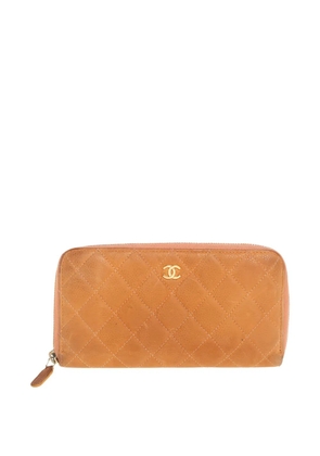 CHANEL Pre-Owned suede quilted wallet - Orange