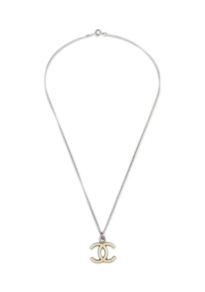 CHANEL Pre-Owned 2007 logo pendant necklace - Silver