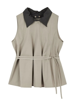 TOMBOY pleated sleeveless blouse - Grey