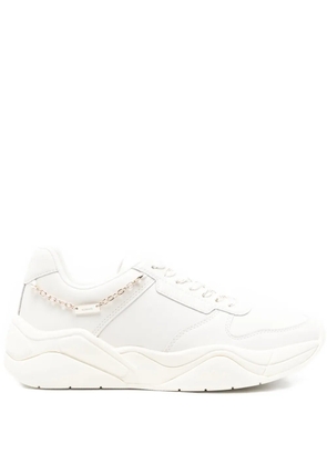 Armani Exchange logo-charm leather sneakers - White
