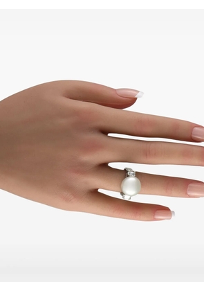 LB Exclusive platinum pearl and diamond ring - Silver