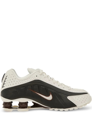 Nike Shox R4 trainers - White