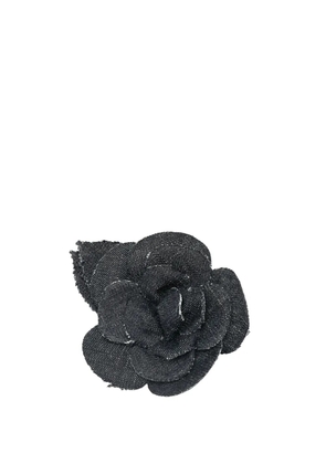 CHANEL Pre-Owned 1970-1980 Denim Camellia Brooch costume brooch - Grey