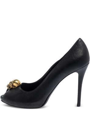 Alexander McQueen Pre-Owned 110mm skull-embellished peep-toe pumps - Black