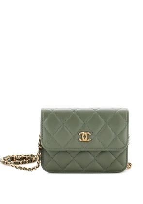 CHANEL Pre-Owned Pearl Crush Flap Clutch with Chain Quilted Lambskin Mini crossbody bag - Green