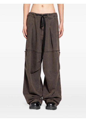 Andrea Ya'aqov belt-detail cotton jeans - Brown