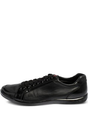 Prada Pre-Owned leather sneakers - Black