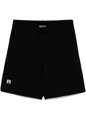 izzue logo-embroidered shorts - Black