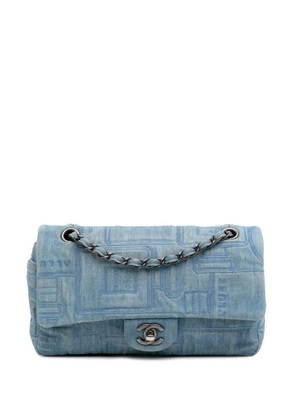 CHANEL Pre-Owned 2016-2017 Medium Embroidered Denim Perfume Bottle Single Flap shoulder bag - Blue