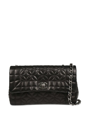 CHANEL Pre-Owned 2006 Choco Bar flower-stitch lambskin shoulder bag - Black