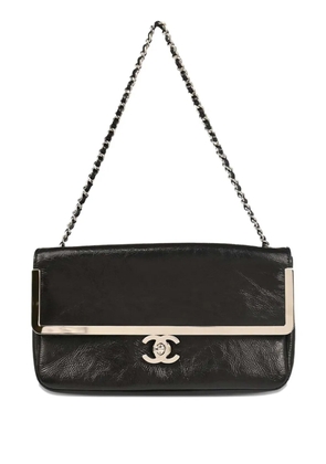 CHANEL Pre-Owned 2007 patent-leather chain-strap shoulder bag - Black