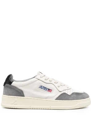 Autry Medalist Low 'Goat/Suede' sneakers - White