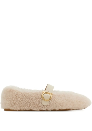 Ferragamo shearling buckled ballet flats - Neutrals
