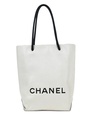 CHANEL Pre-Owned 2008-2009 top-handles tote bag - White