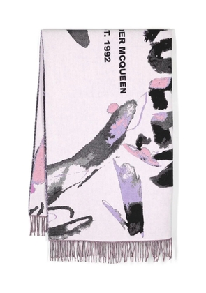 Alexander McQueen abstract pattern logo-print scarf - Neutrals