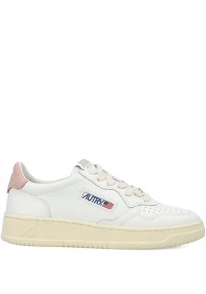 Autry Medalist logo-patch sneakers - White