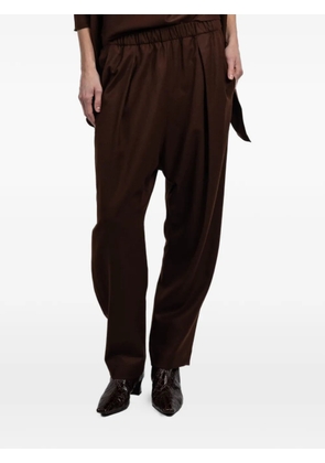 Cortana Jackie elasticated-waist pleated trousers - Brown