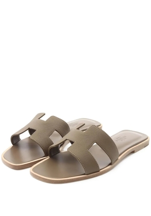 Hermès Pre-Owned Oran cut-out sandals - Brown