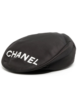 CHANEL Pre-Owned 1990-2000s logo print casket hat - Black