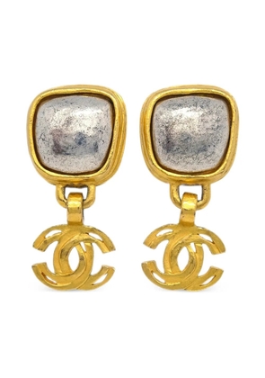 CHANEL Pre-Owned 1997 CC drop clip-on earrings - Gold