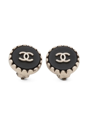 CHANEL Pre-Owned 1996 CC mark clip-on earrings - Black