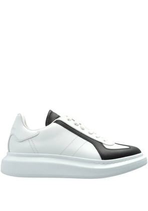 Alexander McQueen contrast-panel sneakers - White