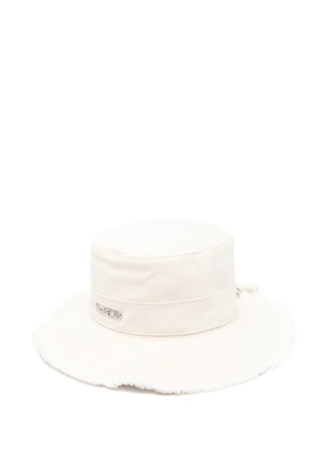 Jacquemus Le Bob Artichaut frayed logo bucket hat - Neutrals