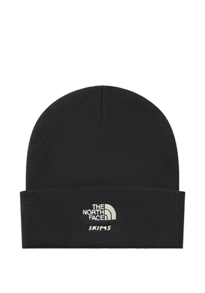 Skims xThe North Face logo beanie - Black