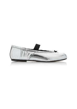 Maison Margiela Tabi Crinkled Metallic Leather Ballet Flats - Moda Operandi