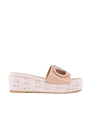 Valentino Garavani V Logo Cut Out Slide in Rose Cannelle  Antique Brass  & Rose Quartz - Rose. Size 39 (also in ).