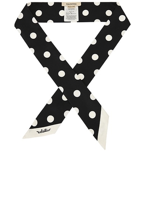 Valentino Garavani Bandeau Scarf in Nero & Burro - Black. Size all.