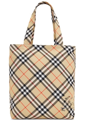 Burberry Tote Essential in Sand - Nude. Size all.