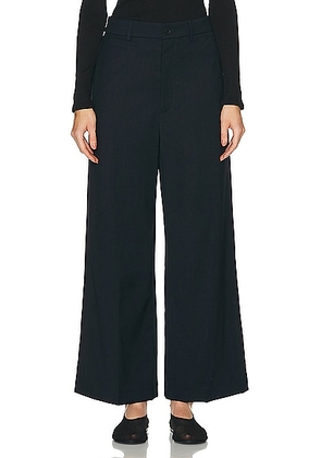 NILI LOTAN Emerald Pant in Dark Navy - Navy. Size 4 (also in ).
