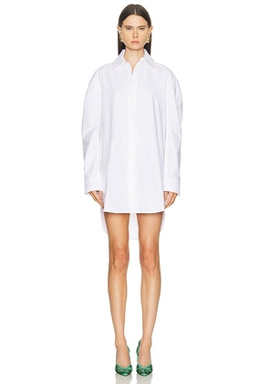JACQUEMUS La Robe Chemise Ovalo in White - White. Size 34 (also in 36, 38, 40, 42).