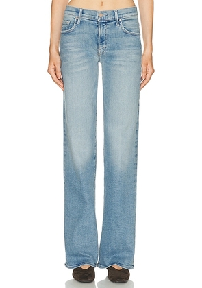 MOTHER The Mid Rise Maven Sneak Jeans in Blowing The Wind - Blue. Size 23 (also in 24, 25, 26, 27, 28, 29, 30).