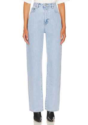 Abrand A Carrie Jeans in Denim-Light. Size 24. Also in 25.