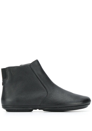 Camper Right ankle boots - Black