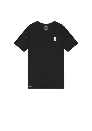 On Performance-T in Black. Size L. Also in M, S, XL/1X.