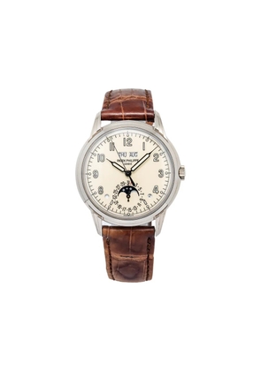 Patek Philippe Pre-Owned Cream Round 40mm Perpetual Calendar - Neutrals