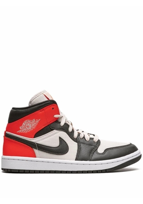 Jordan Air Jordan 1 Mid SE 'Newsprint' sneakers - Black
